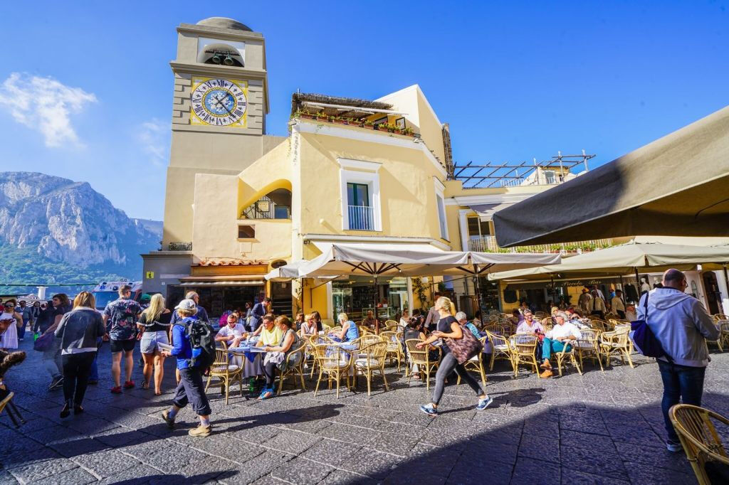 Capri e Anacapri: tour in barca + aliscafo andata e ritorno da Sorrento