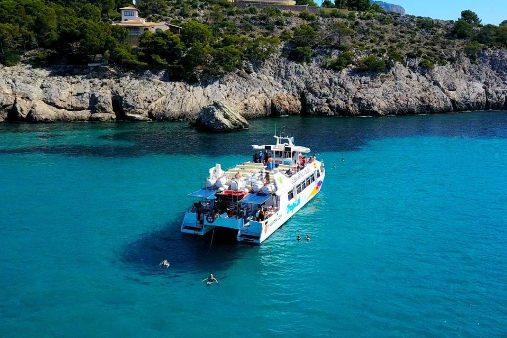 Palma de Mallorca: cruzeiro de catamarã de 2 horas + natação e mergulho com snorkel