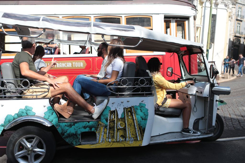 1.5-Hour Private Tuk Tuk Tour of Lisbon Old Town and City Center