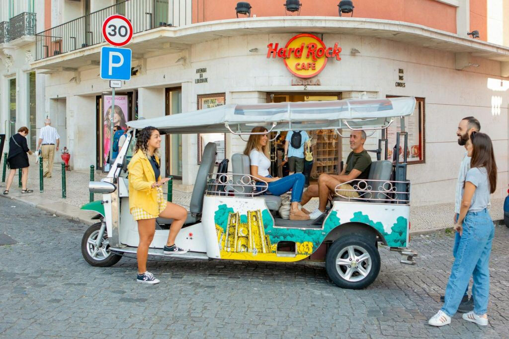 1.5-Hour Private Tuk Tuk Tour of Lisbon Old Town and City Center