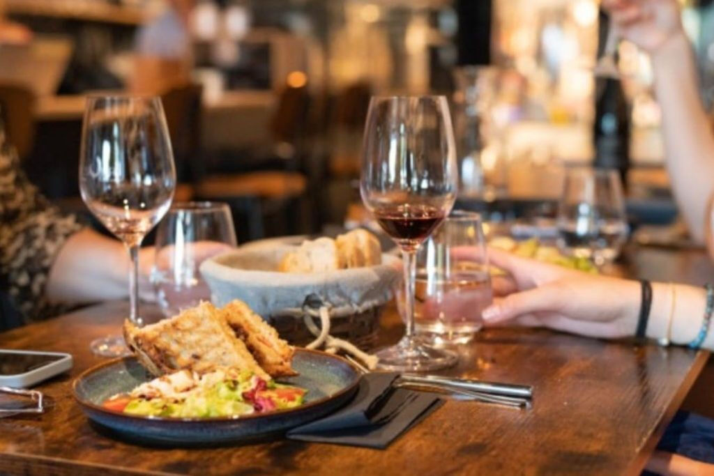 Tour gastronômico em Chartrons: O distrito vinícola de Bordeaux
