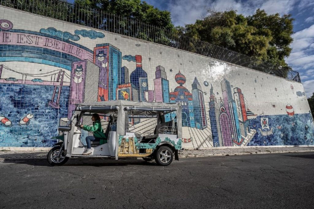 Lisboa Tour Privado en Tuk Tuk de Medio Día