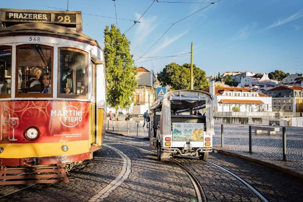 Lisboa Tour Privado en Tuk Tuk de Medio Día