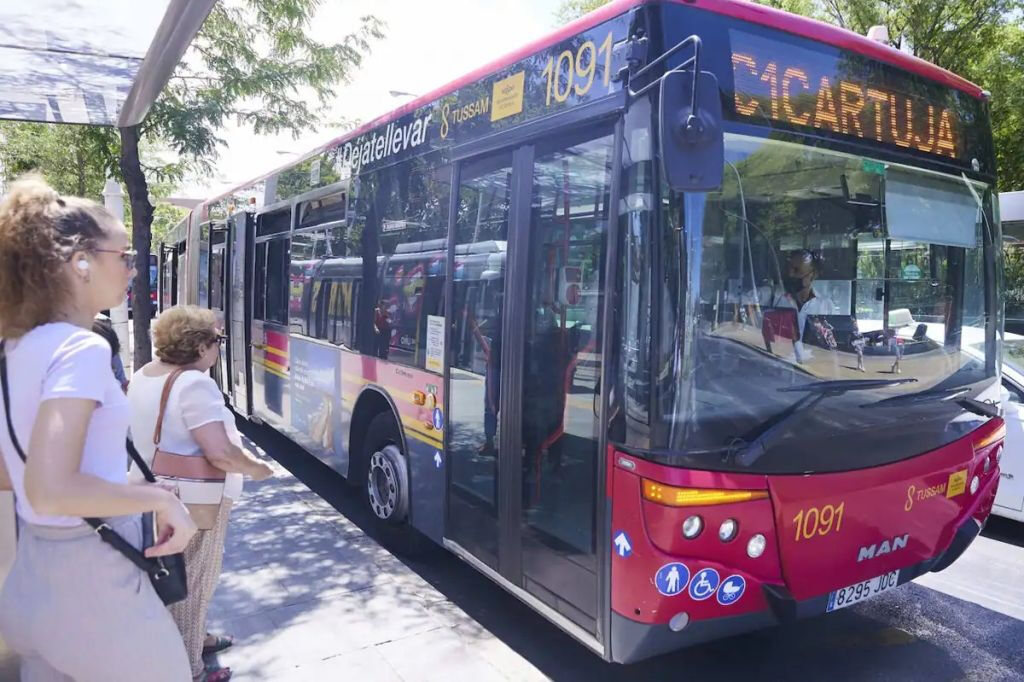 Séville : Service de transfert de l'aéroport et des bus de la ville