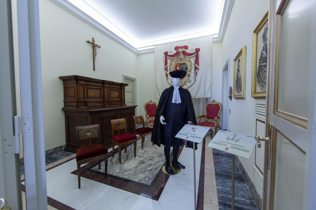Castel Gandolfo: Papal Apartments and Secret Garden Entry Ticket