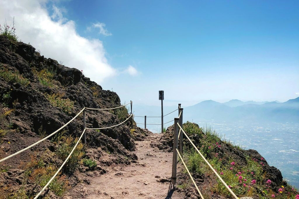 Vesuvius: Only Roundtrip from Naples by Bus