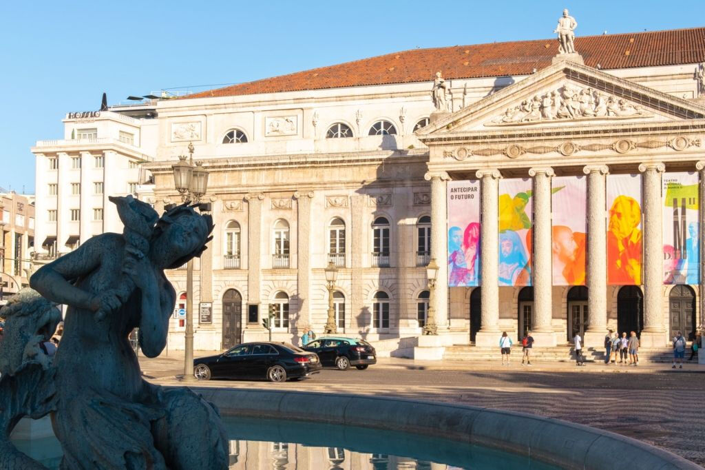 Lisbon (Chiado and Baixa Districts) Scavenger Hunt and Sights Self-Guided Tour