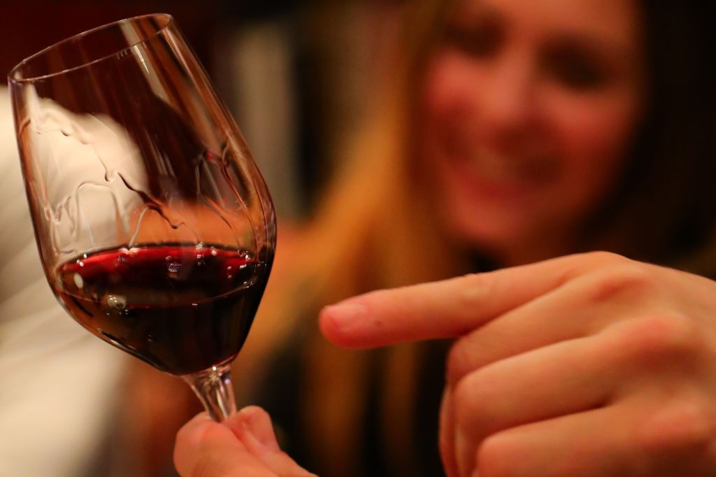 Paris: Degustação de vinhos e queijos