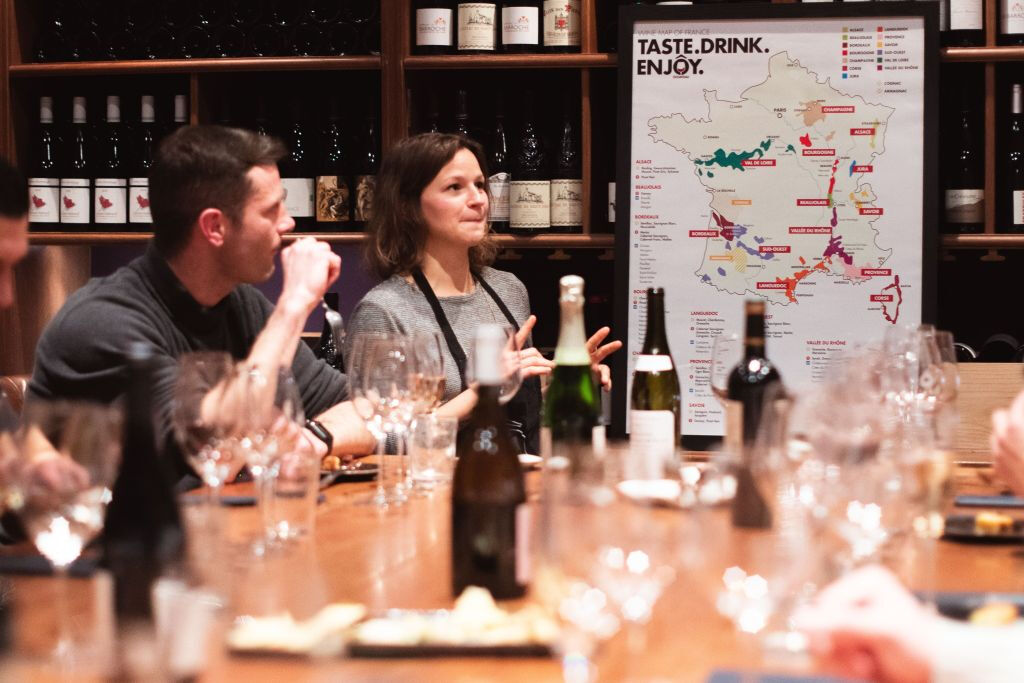 Paris: Degustação de vinhos e queijos