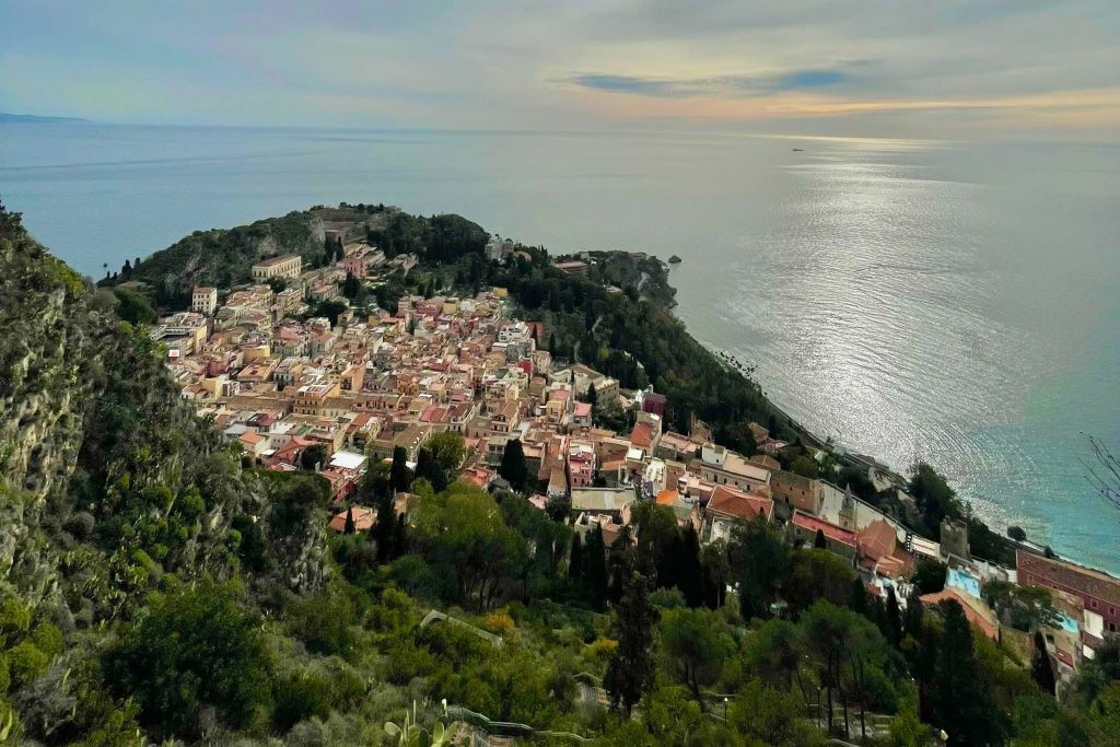 Giardini Naxos, Taormina e Castelmola: Tour guidato + trasferimenti da Catania