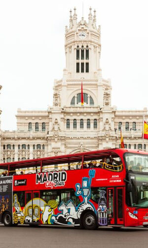 Hop-on Hop-off Bus Madrid + Bernabeu Tour & Museum