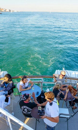 Cruzeiro no Rio Tejo em Lisboa com Brunch