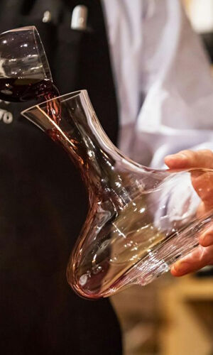 Milano: Tour di degustazione di vini per piccoli gruppi