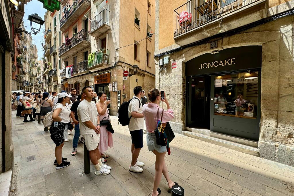 Barcelona: Jon Cake's Handpicked Food Tour in El Born