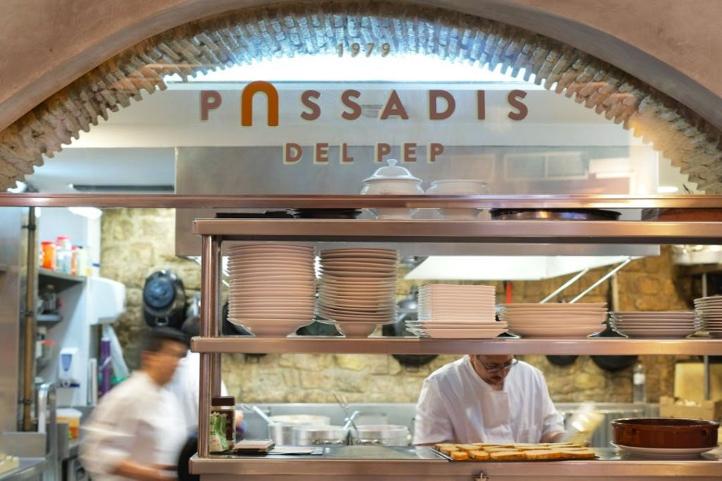 Barcelona: Jon Cake's Handpicked Food Tour in El Born