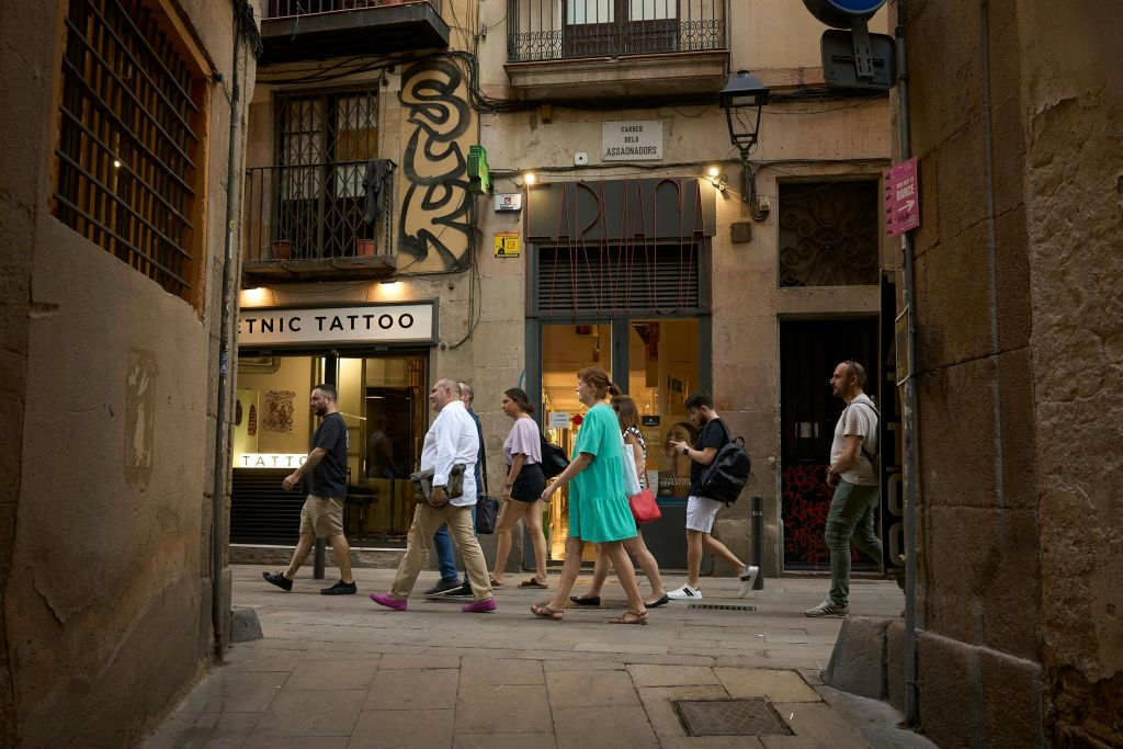 Barcelona: Jon Cake's Handpicked Food Tour in El Born