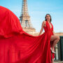 Paris: Professional Photoshoot at Eiffel Tower - 1 Hour
