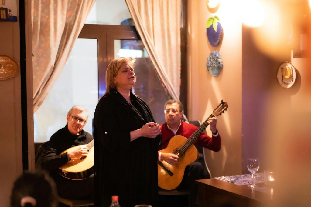 Lisbon: Fado Show with Portuguese Appetizers