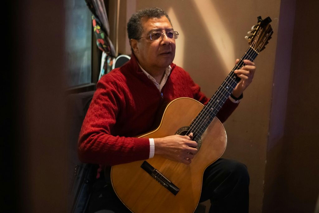 Lisbon: Fado Show with Portuguese Appetizers