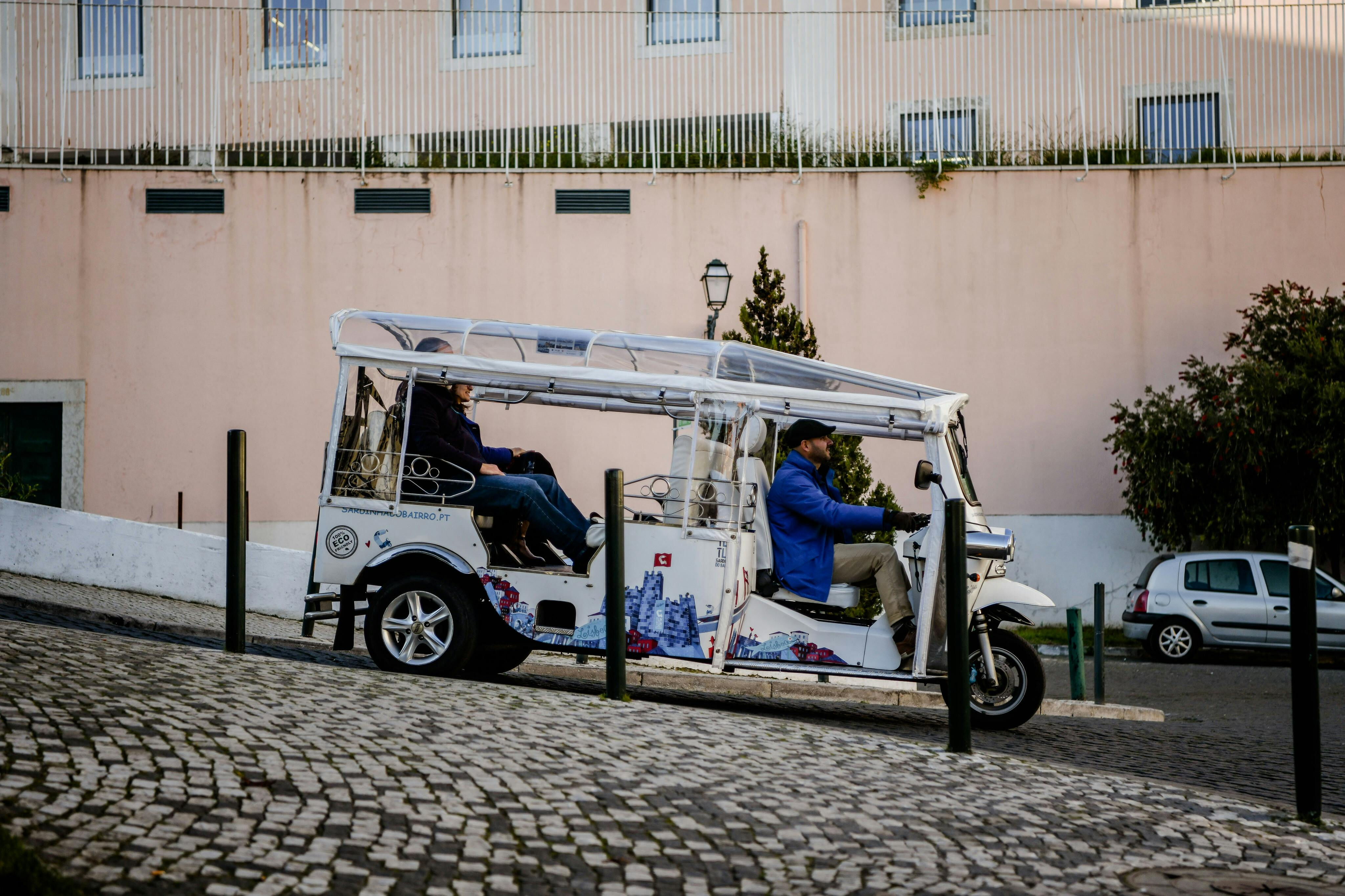 Lisboa: Excursión Eco Tuk Tuk Guiada de 1 Hora