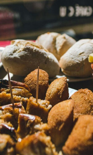 Passeio de lanches e vinhos em Lisboa