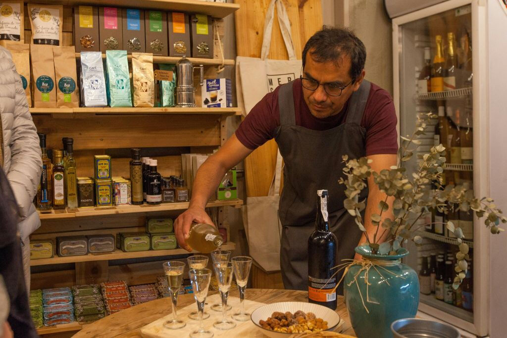 Lisboa Snacks & Wine Tour