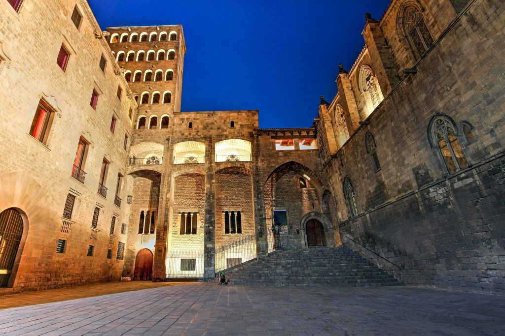 Barcelona Gothic Quarter: Audio Guide App by TouringBee