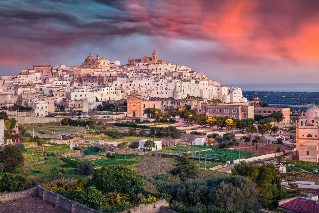 Ostuni, Cisternino et Polignano : visite guidée en petit groupe depuis Bari