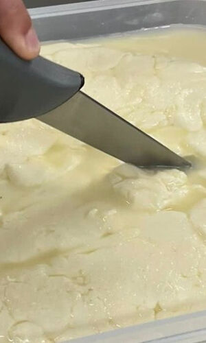 Paris Cheesemaking Workshop Including Wine and Cheese Tasting with an Expert