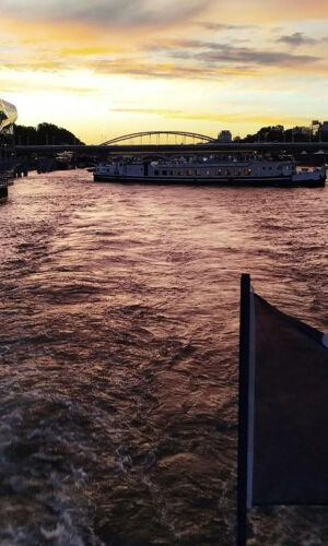 Paris : Croisière Happy Hour sur la Seine