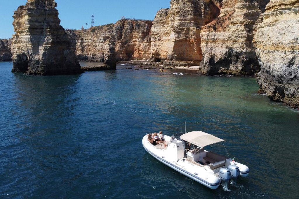 Ponta da Piedade and Lagos Coast: 2-Hour Private Boat Tour