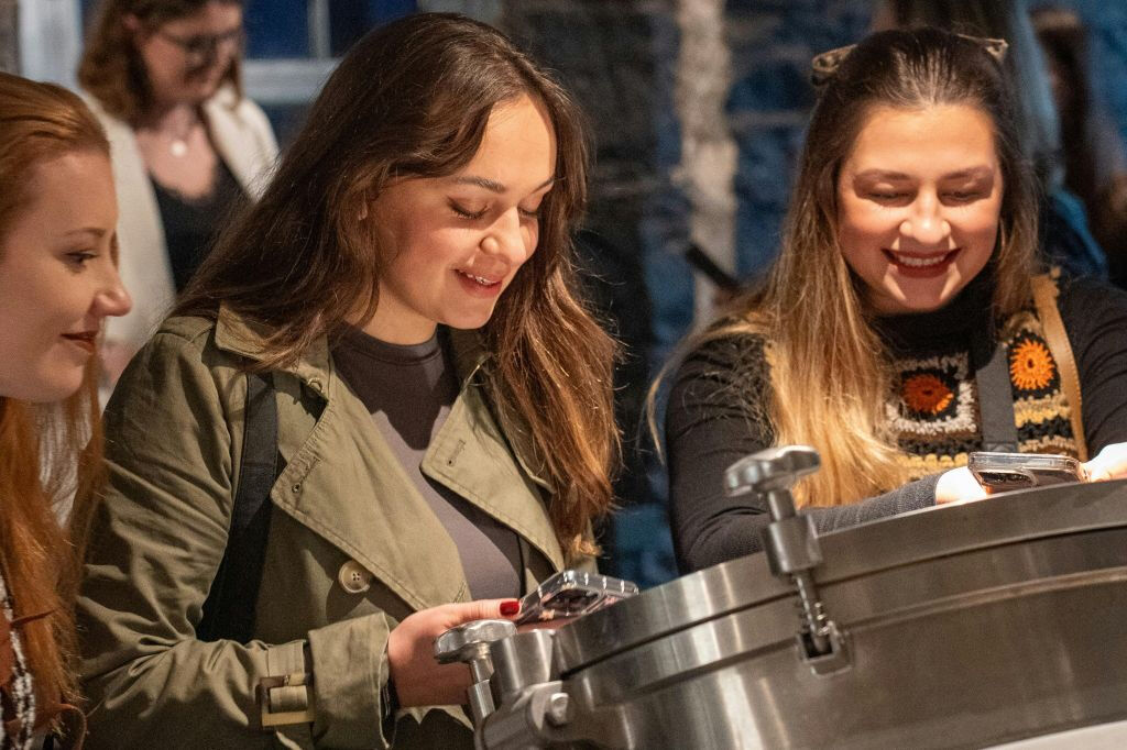 Holyrood Distillery: Guided Whisky & Gin Tasting Tour + Welcome Drink