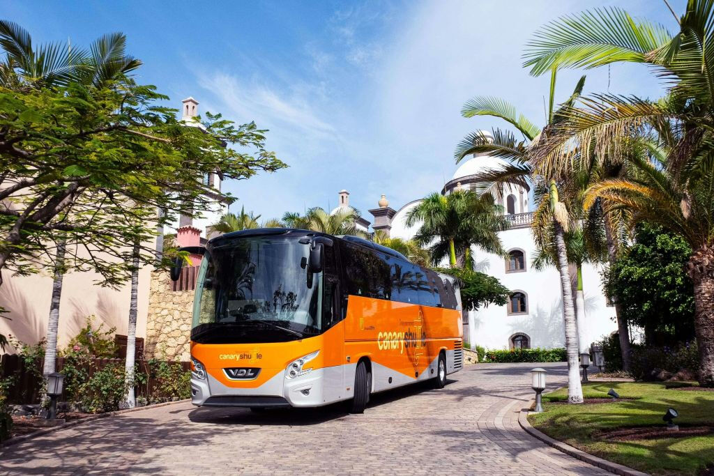 Playa Blanca: Bus Transfer from Lanzarote Airport to City Center