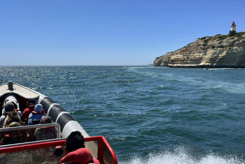 De Lagos: Passeio pelas cavernas marinhas de Benagil com um guia local