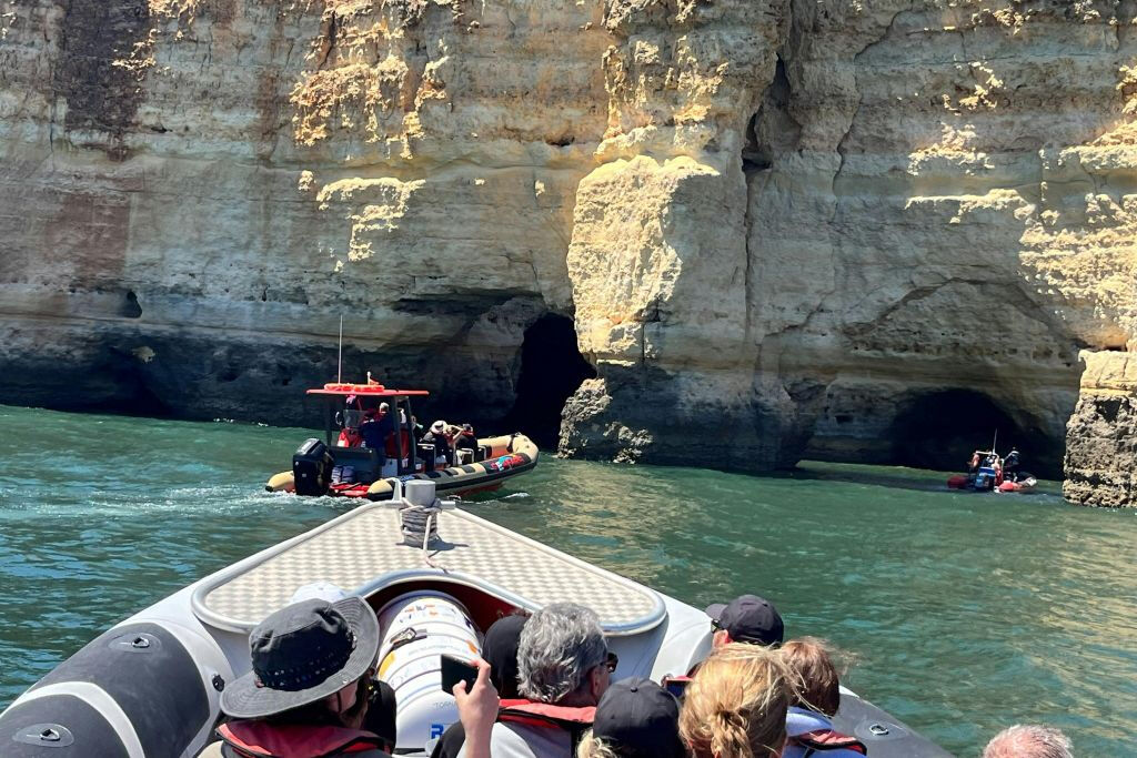 Desde Lagos: Excursión a las Cuevas Marinas de Benagil con un Guía Local