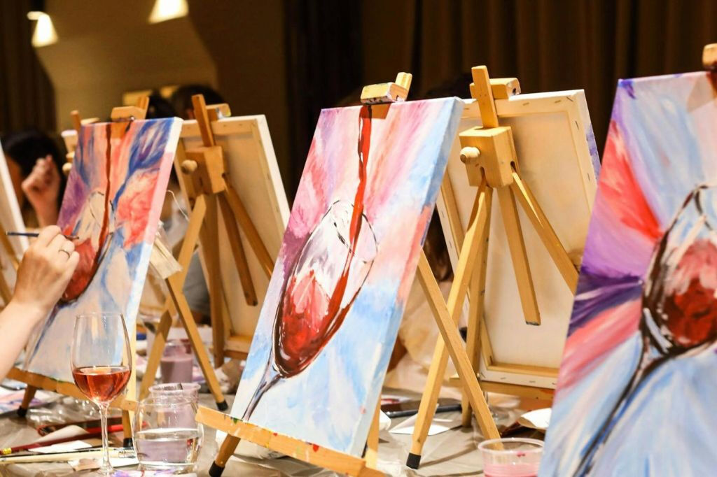Atelier de peinture et de vin de l'Académie Wine Gogh Glow
