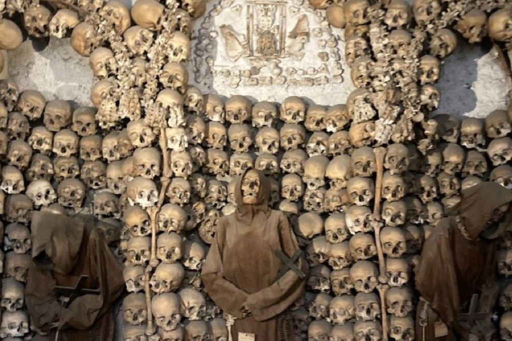 Cripta dei Cappuccini e Catacombe: Tour guidato e trasferimenti