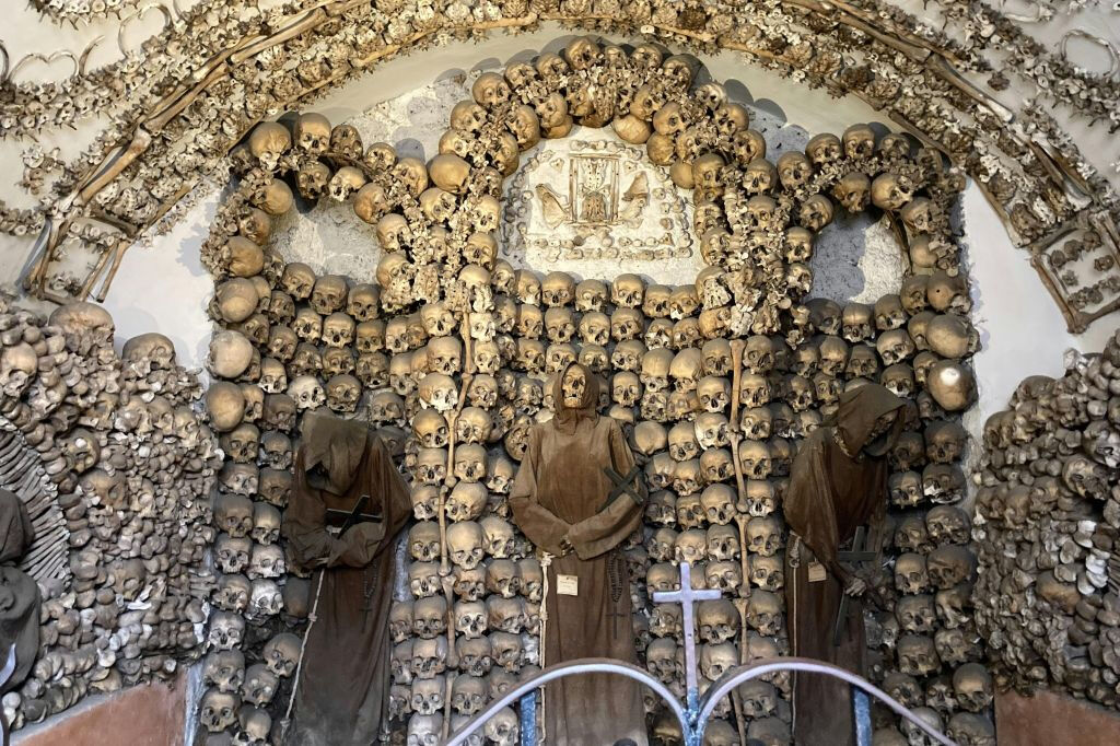 Cripta dei Cappuccini e Catacombe: Tour guidato e trasferimenti