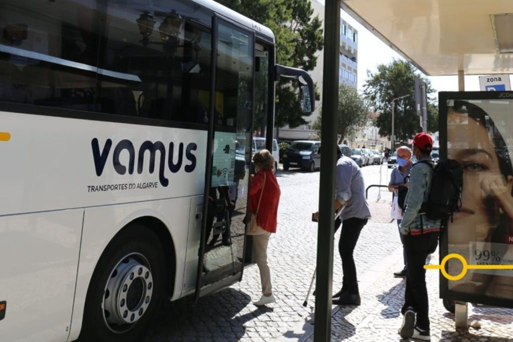 Lagos: Bus Transfer To/From Faro Airport