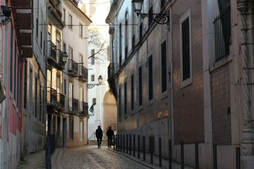 Lisbon: Guided Walking Tour + Tram Ride