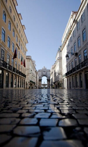Lisboa: Passeio a pé guiado em inglês + passeio de bonde