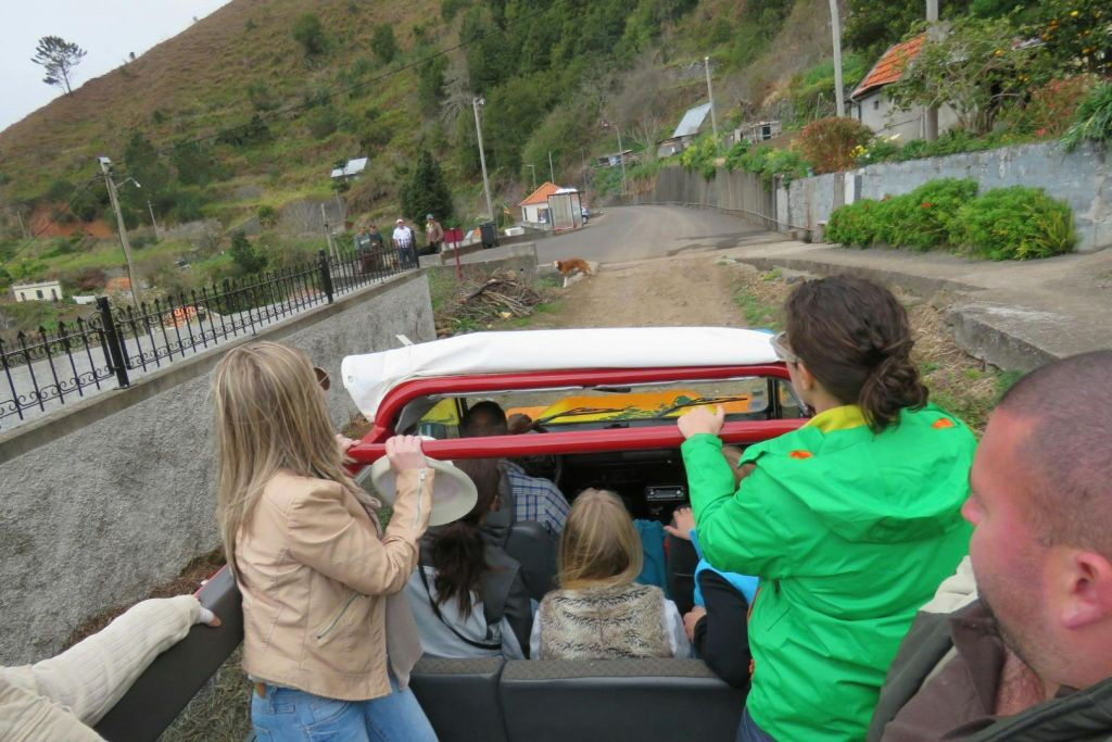 Sud-ouest de Madère : visite guidée en jeep 4x4 + visite d'une distillerie de rhum et de gin
