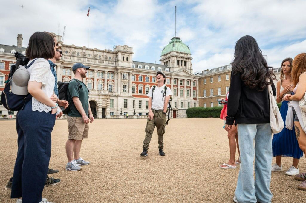 Londres: Visita guiada a pie en grupo reducido por la realeza británica