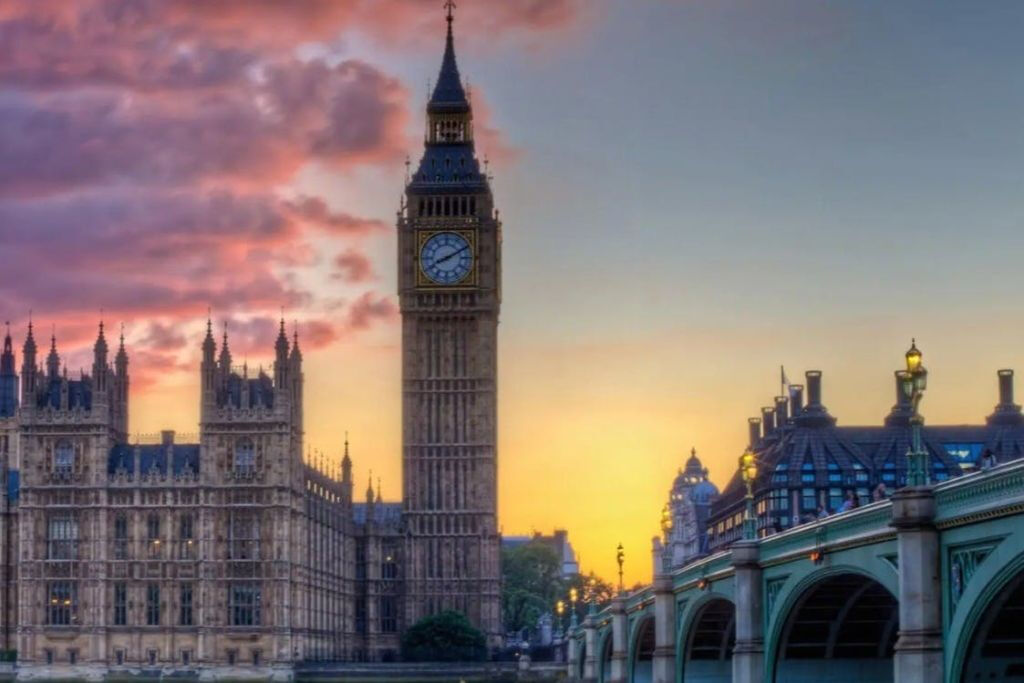 Londres: Visita guiada a pie en grupo reducido por la realeza británica