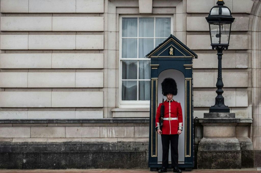 Londres: Visita guiada a pie en grupo reducido por la realeza británica