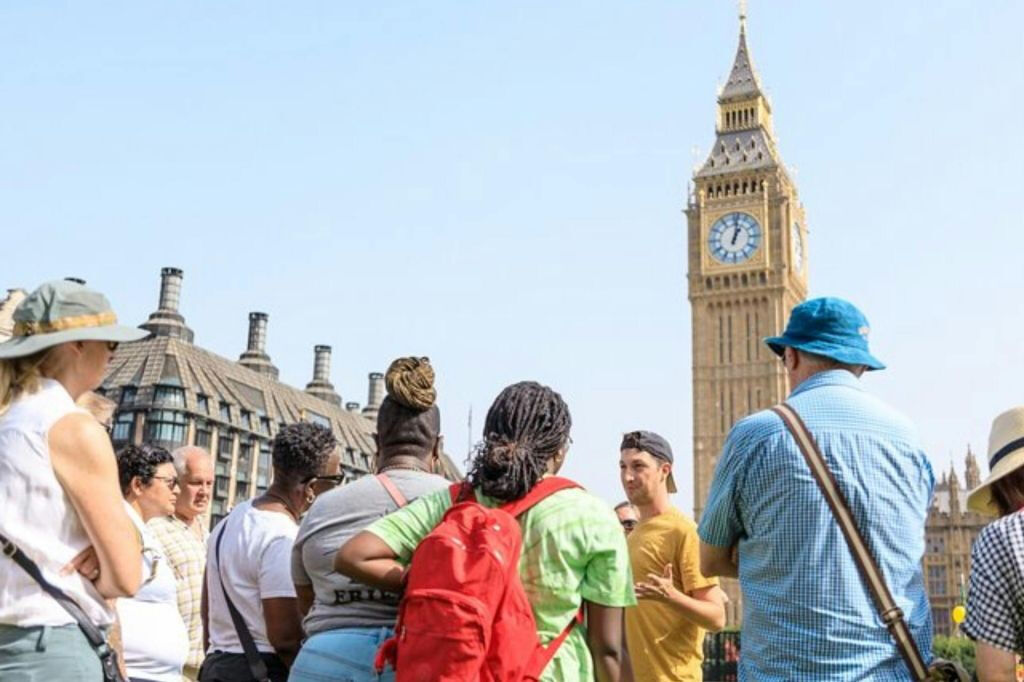 London: Small-Group British Royalty Guided Walking Tour