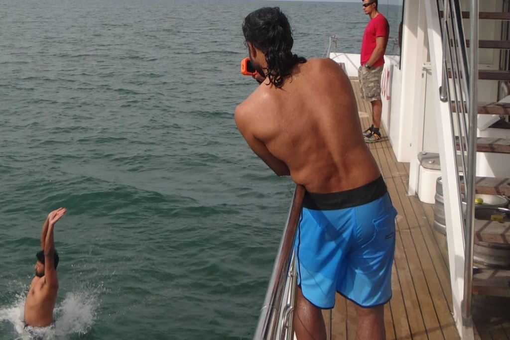 Valencia: Crucero en Catamarán + Baño
