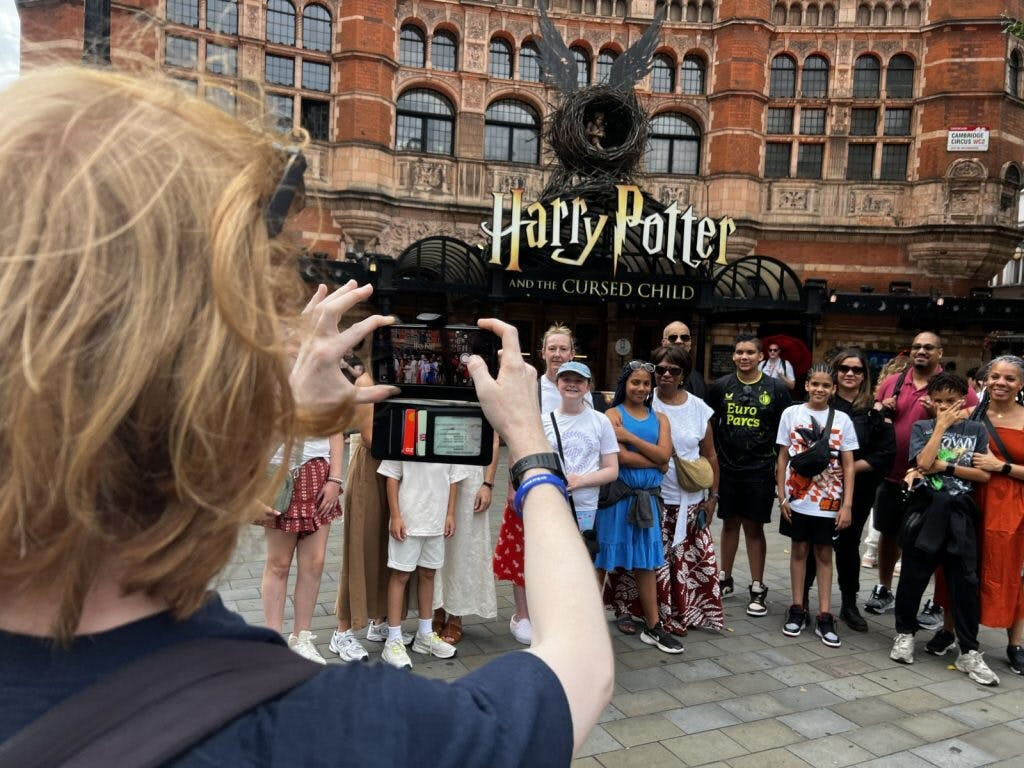 Londres : Visite guidée de Harry Potter + entrée au musée de la prison de Clink + croisière