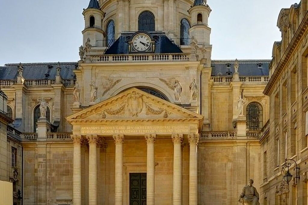 Paris: Visita guiada a pé a Notre-Dame e à Île de la Cité