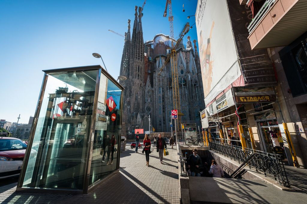 Barcelona Essentials Pass (con Tarjeta de Transporte Público)